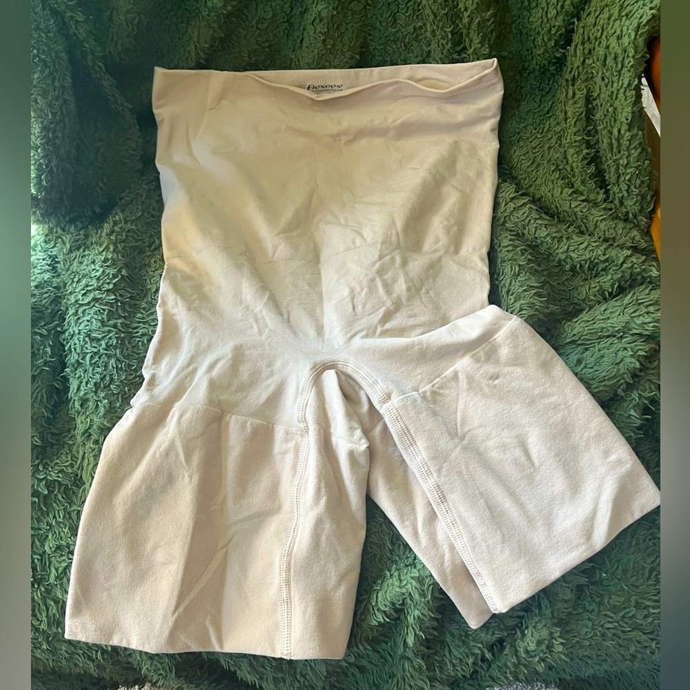 Maidenform Flexees Cream Shapewear